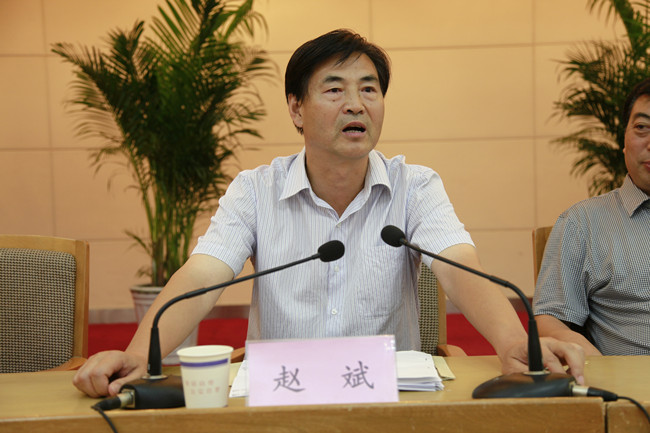 人大副主任赵斌检查上半年创建工作